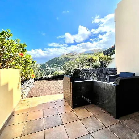 Apartment Ap1 With Pool, Great View, Nearby Beach Y Free Wifi In All Common Areas