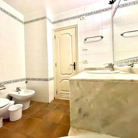 Apartment Ap1 With Pool, Great View, Nearby Beach Y Free Wifi In All Common Areas *